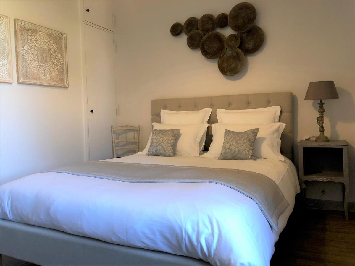 Domaine De Monplaisir Bed & Breakfast Caylus Exterior photo