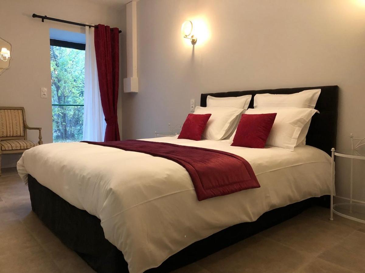 Domaine De Monplaisir Bed & Breakfast Caylus Exterior photo