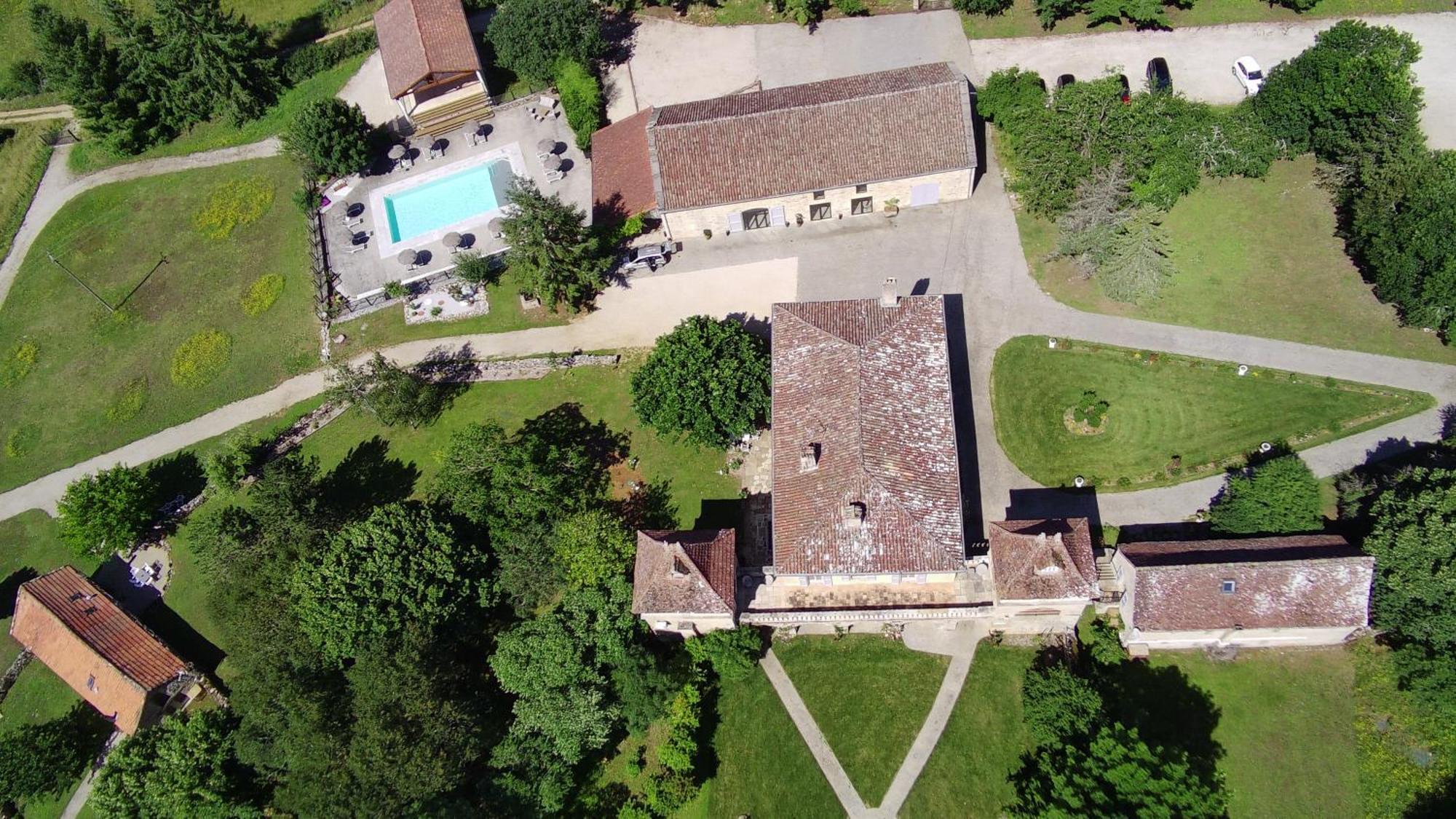 Domaine De Monplaisir Bed & Breakfast Caylus Exterior photo
